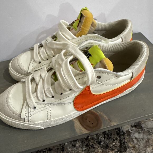 Nike Blazer Low 77 Jumbo DQ1470-103 Women Casual Shoes Sail/Rush Orange SIZE 9.5 - Picture 3 of 16